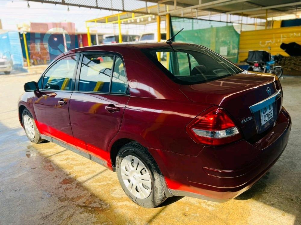 نيسان فيرسا